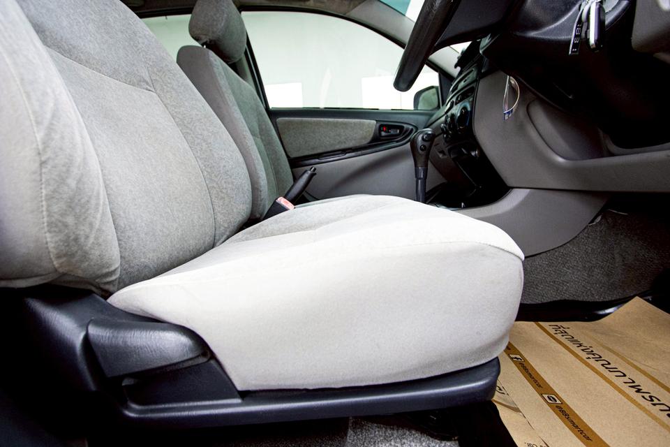 TOYOTA VIOS 1.5 E 2003 8