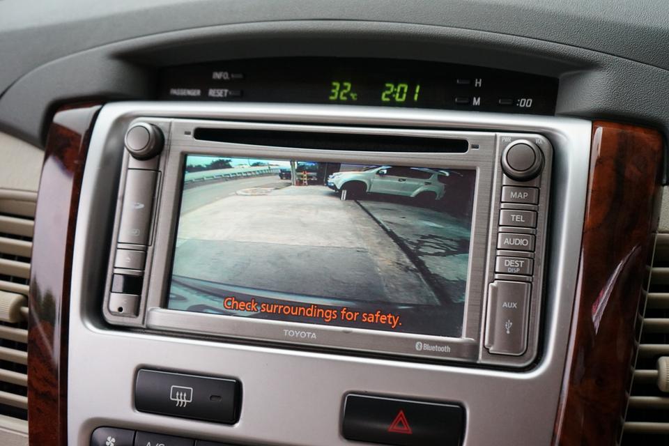 2013 TOYOTA INNOVA 2.0V 12