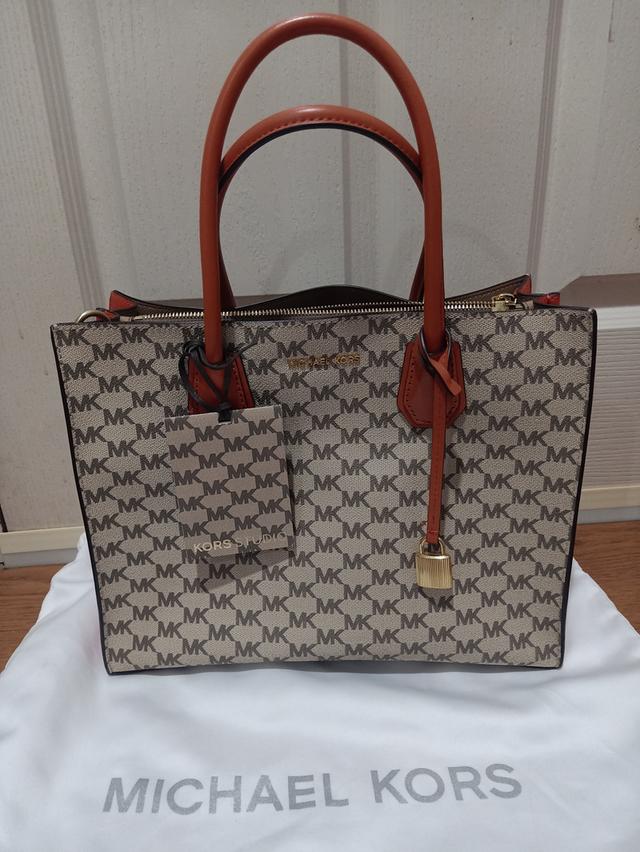 กระเป๋า Michael Kors 