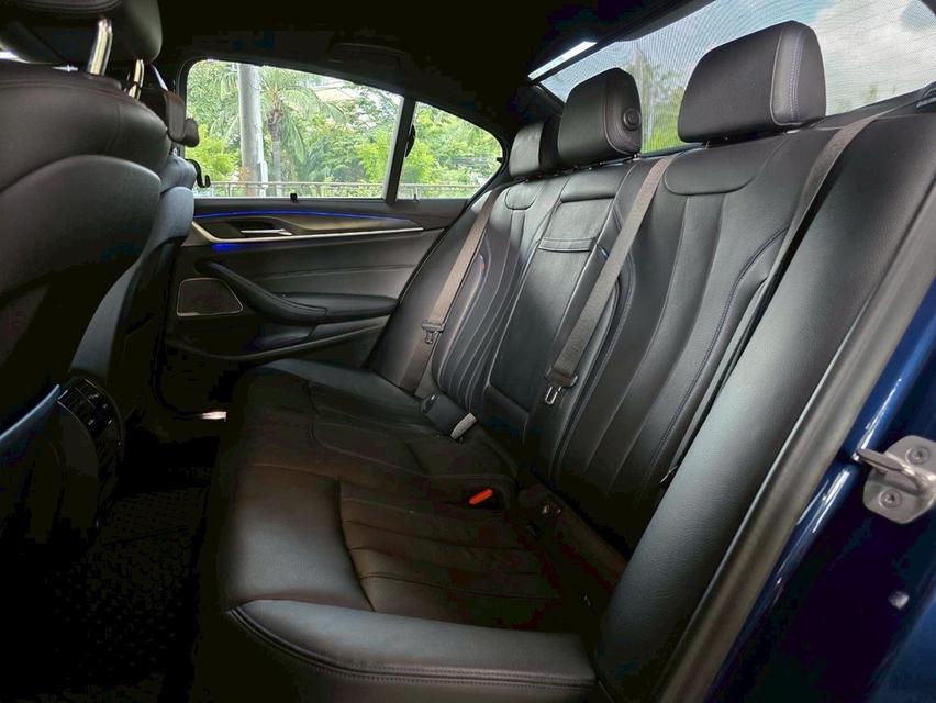 รหัสรถ WMT53 BMW 520d M Sport LCI G30 ปี 2023 11