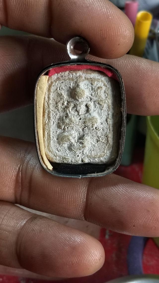 หลวงพ่อปาน วัดคู้สลอด พิมพ์ขี่ไก่่หางพวง