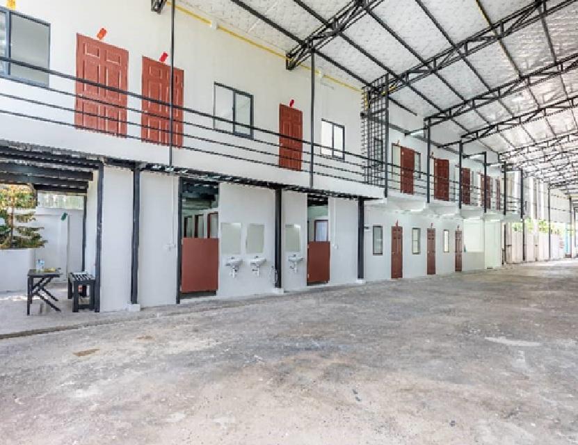 ให้เช่าโกดัง โรงงาน พร้อมสำนักงาน พร้อมห้องพักคนงาน 11 ห้อง / พื้นที่ดิน 2 ไร่ / พื้นที่ใช้สอยรวมกว่า 2,600 ตารางเมตร / ทำเล ถนนชัยพฤกษ์ 7