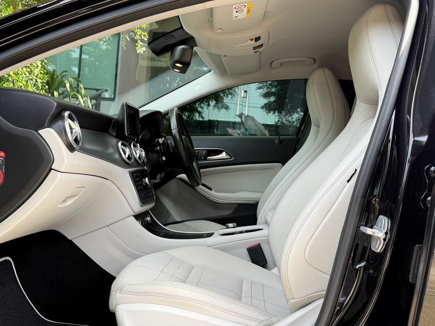 2016 BENZ GLA 200 รถมือเดียวออกป้ายแดง วิ่งน้อยเพียง 80,000 กม รถเข้าศูนย์ตรงระยะ ไม่มีอุบัติเหตุครับ 13