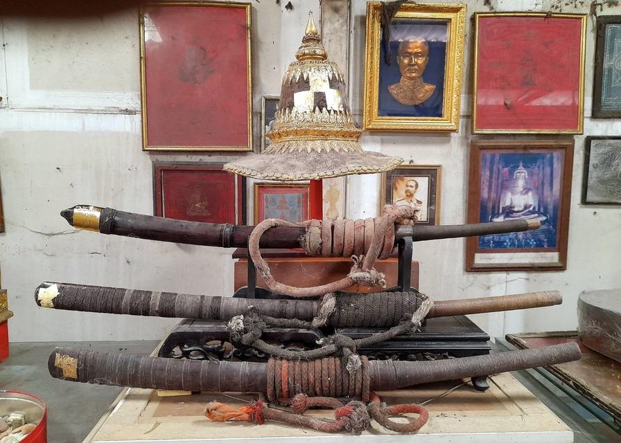 ดาบไทยโบราณ ศิลปะอยุธยา ดาบเพชรฆาตร ดาบอยุธยาโบราณ ดาบเก่าอายุ100ปี