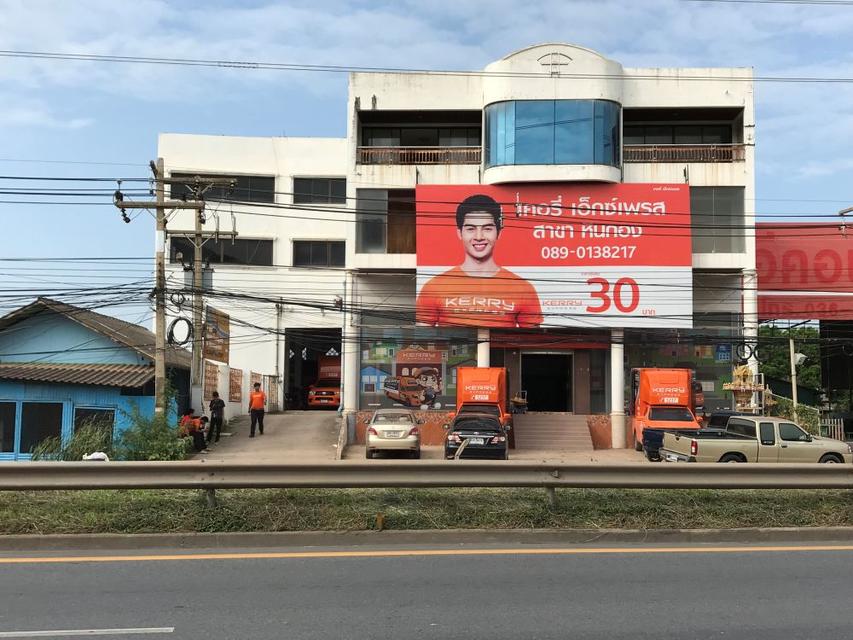 ให้เช่าหรือขายอาคาร 3 ชั้นครึ่ง (มีชั้นลอย) ทำเลดี เดินทางสะดวก อ.หนองแค จ.สระบุรี 2