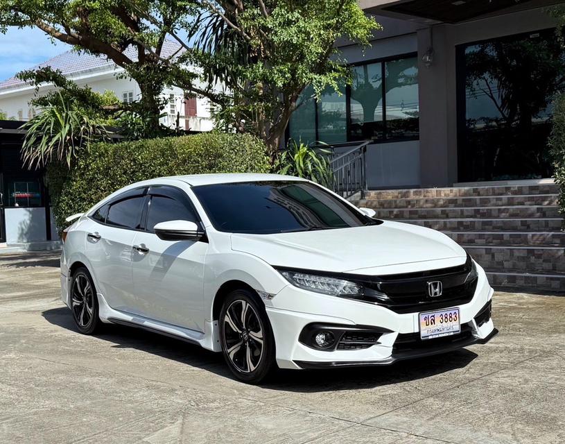 2018 HONDA CIVIC FC 1.5 TURBO RS รถมือเดียวออกป้ายแดง รถวิ่งน้อย เข้าศูนย์ทุกระยะ ไม่เคยมีอุบัติเหตุครับ