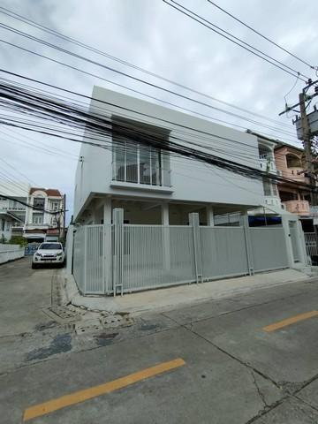 ขาย และ ให้เช่า บ้านเดี่ยว 2ชั้น หลังมุม 40 ตร.ว. สุทธิสาร ห้วยขวาง ใกล้ MRTสุทธิสาร 750 เมตร ใกล้MRTสุทธิสาร รัชดา ห้วยขวาง ลาดพร้าว 15
