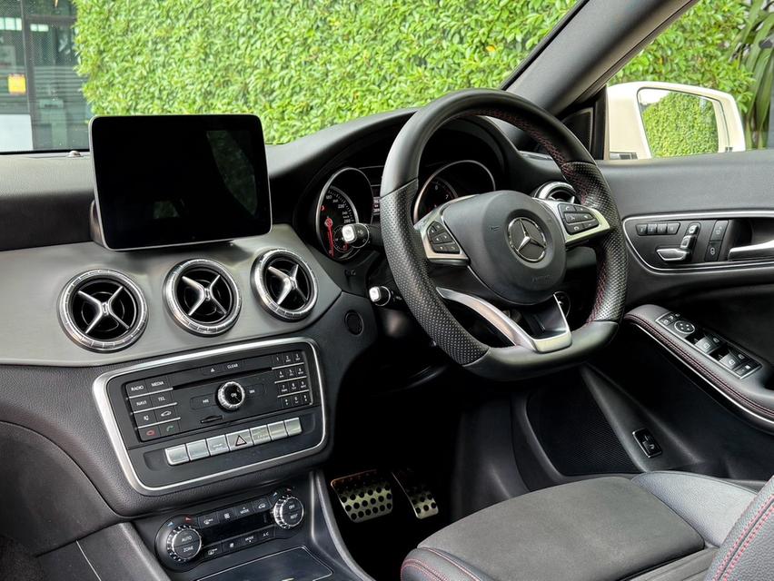 2019 BENZ CLA250 FACELIFT รถมือเดียวออกป้ายแดง รถวิ่งน้อย เข้าศูนย์ทุกระยะ ไม่เคยมีอุบัติเหตุครับ 12