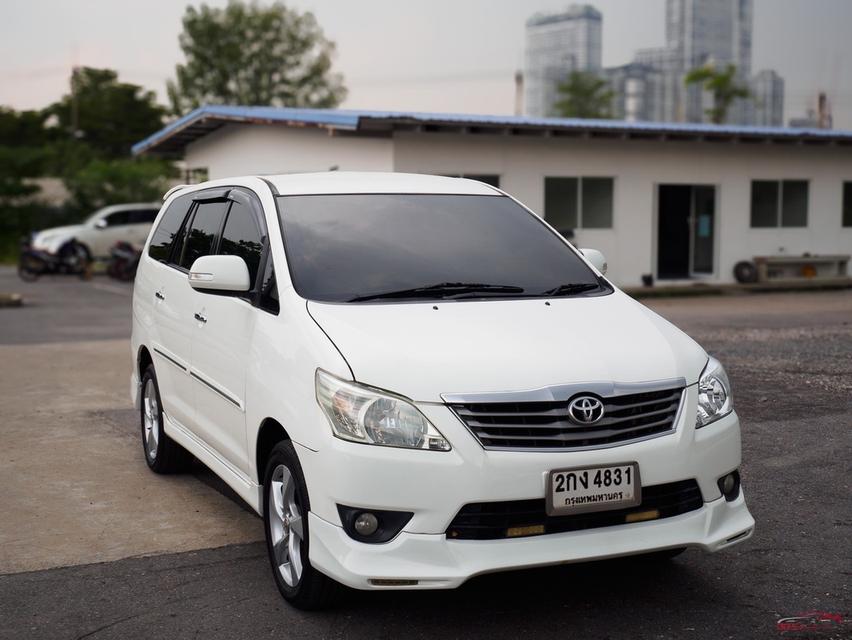 TOYOTA INNOVA 2.0V ติดแก็สโดนัท LPG หัวฉีดอย่างดี เกียร์ออโต้ สีขาว  2013 2