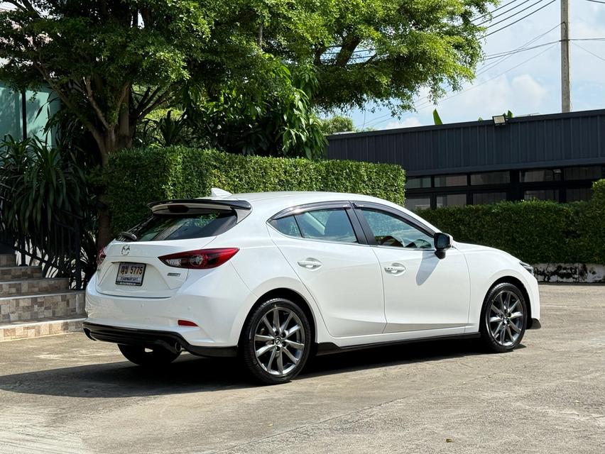 2018 MAZDA 3 2.0 SP SPORT รถมือเดียวออกป้ายแดง รถวิ่งน้อยเพียง 70,000 กม ประวัติศูนย์ครบ รถไม่เคยมีอุบัติเหตุครับ