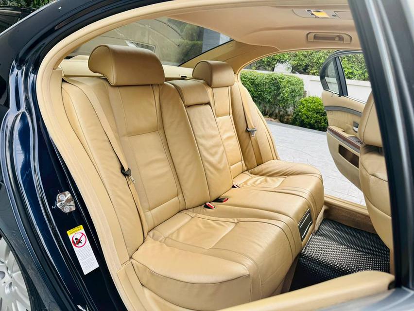 BMW 730Li ( E66 ) 17