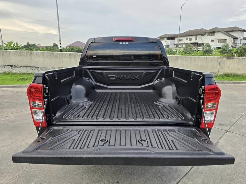 Isuzu Dmax Cab4 1.9Z Hilander ปี 2018  เจ้าของเดียว  9