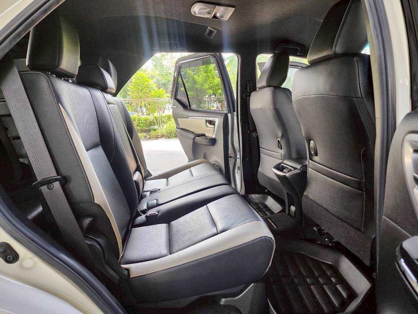 Toyota FORTUNER 2.8 Legender Black Top 4WD AT ปี 2023 15