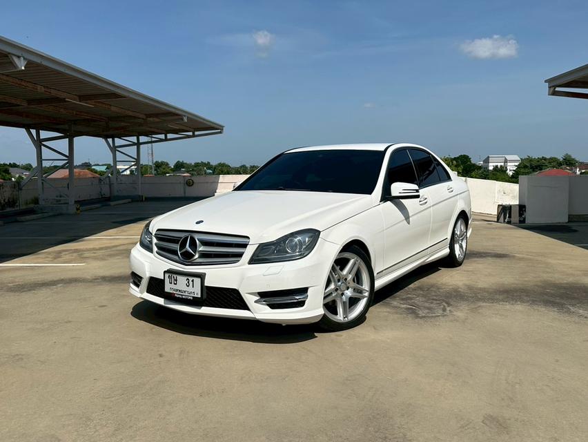 Mercedes-Benz C250 CGI 1.8L BlueEFFICINEY AMG (W204) รถมือเดียวออกห้างสภาพสวยพร้อมใช้งาน
