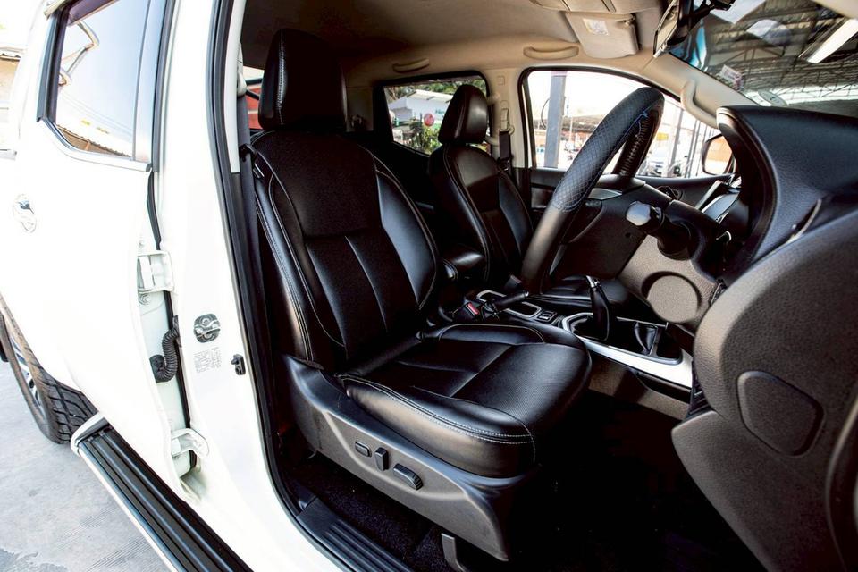 NISSAN NAVARA NP300 CALIBRE 2.5 VL DOUBLE CAB ปี 2015 เกียร์ธรรมดา สีขาว 10