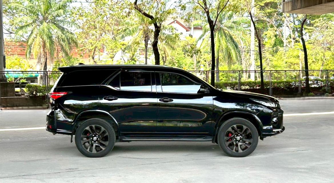 2021 Toyota Fortuner 2.8 GR Sport BLACK TOP 4WD รถสวยพร้อมใช้งาน รูปที่ 5