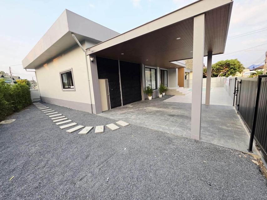 Luxury Pool villa Pattaya for sale 17