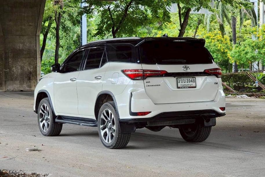 Toyota FORTUNER 2.8 Legender Black Top 4WD AT ปี 2023 รถสวยมือเดียว ไมล์น้อย 7