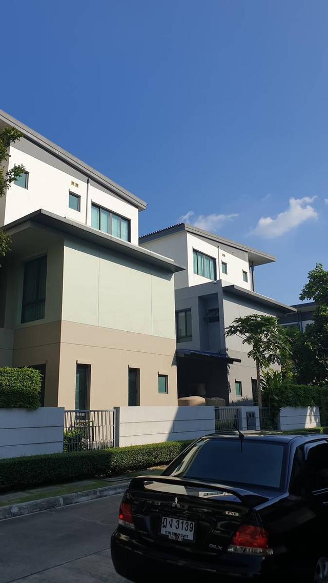 บ้านเดี่ยวสามชั้น โครงการฯนาราสิริ ทรอเพียรี่ นวมินทร์  56 ตรว..เฟอร์นิเจอร์ครบ  2