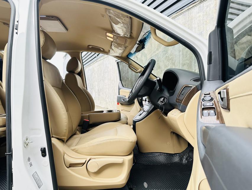 2022 Hyundai H-1 Elite NS (11ที่นั่ง) 90,000 km. โทร.0922639576 เอ๋  12