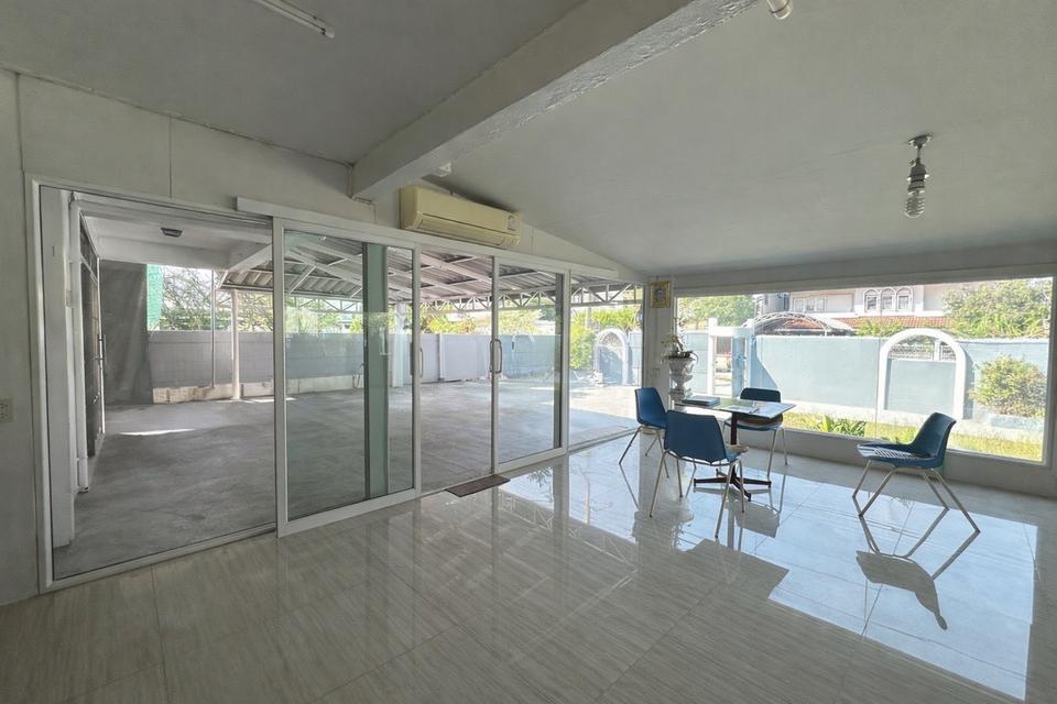 บ้านเสนานิเวศน์ 1 ซอย ประเสริฐมนูกิจ 18 ถนนเกษตร-นวมินทร์ แขวงจรเข้บัว เขตลาดพร้าว กรุงเทพมหานคร 8