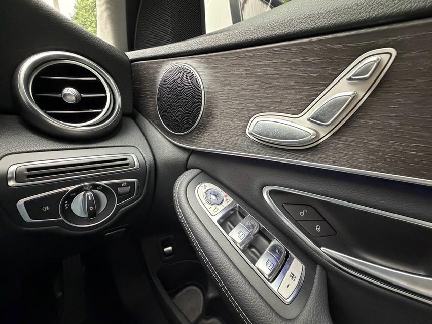 Benz C220d AV Facelift 2020 สีขาว เข้าศูนย์ Benz ตลอดทุกระยะ รูปที่ 15