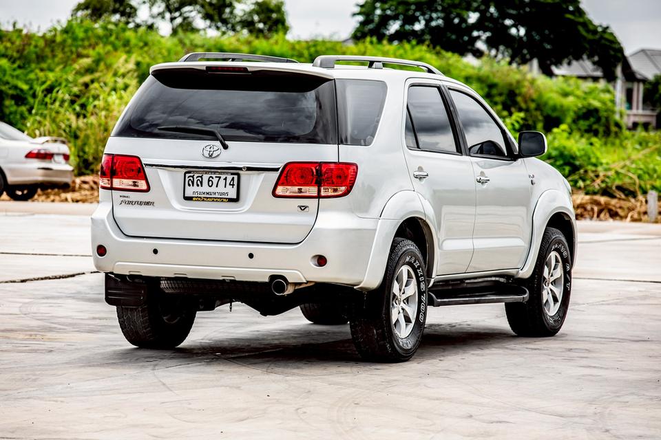 TOYOTA FORTUNER 3.0V 4WD สีเทา เกียร์ออโต้ ปี 2006 สวยสภาพดี 5