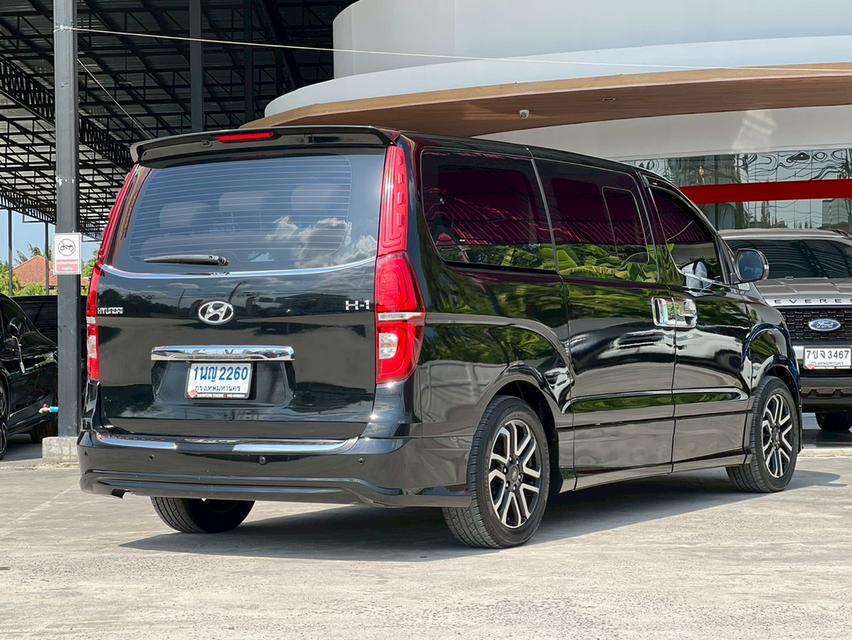 ปี 2018 HYUNDAI H1, ELITE โฉม ปี18-ปัจจุบันสีดำ เกียร์ออโต้ เครื่องดีเซล มือเดียวป้ายแดง รูปที่ 6