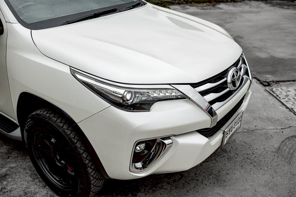 Toyota Fortuner 2.4V ปี19จด21 17