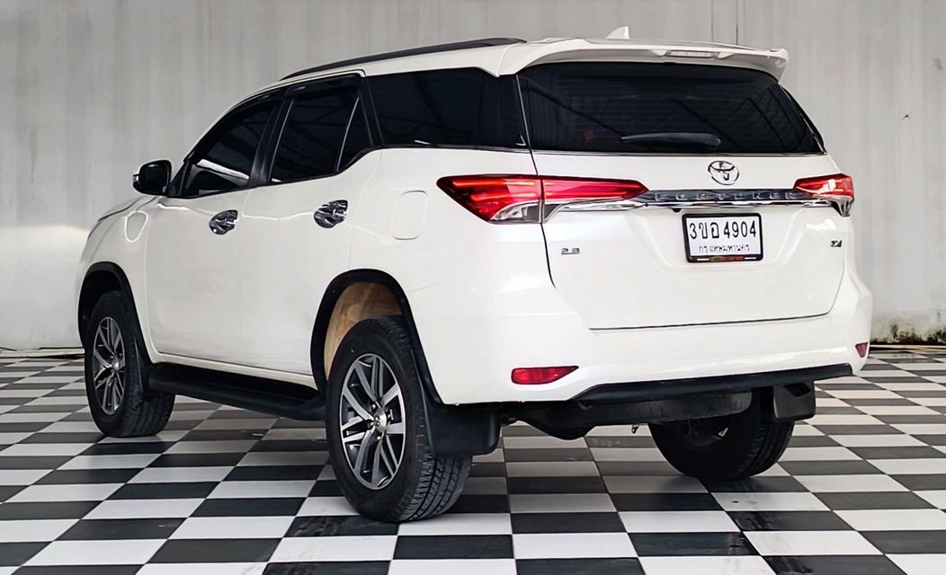 รถยนต์มือสองสภาพพร้อมใช้งาน 4