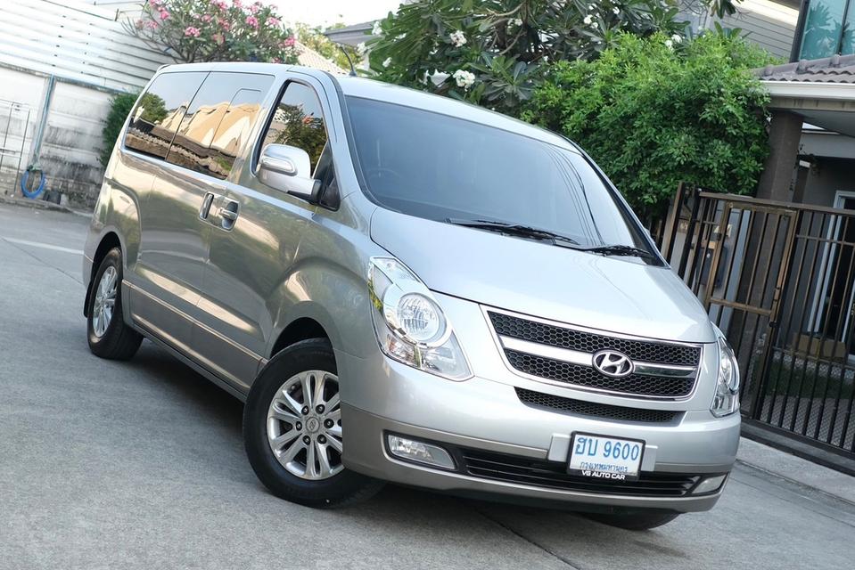  Hyundai H1 2.5 Deluxe (A2) ออโต้ ดีเซล สีเทา ปี2012 ไมล์: 1xx,xxx กม.