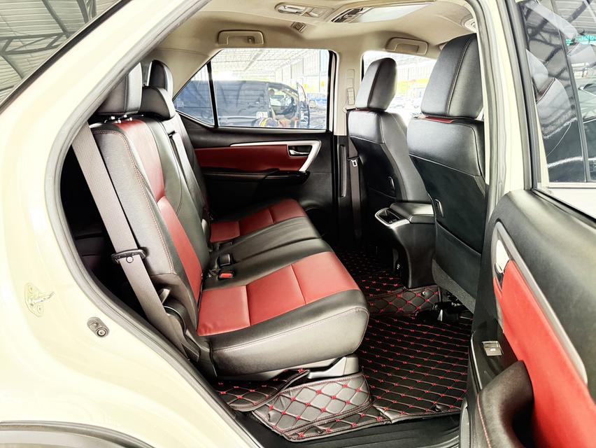  Toyota Fortuner 2.8 TRD Sportivo (ปี 2019) SUV AT - 2WD 10