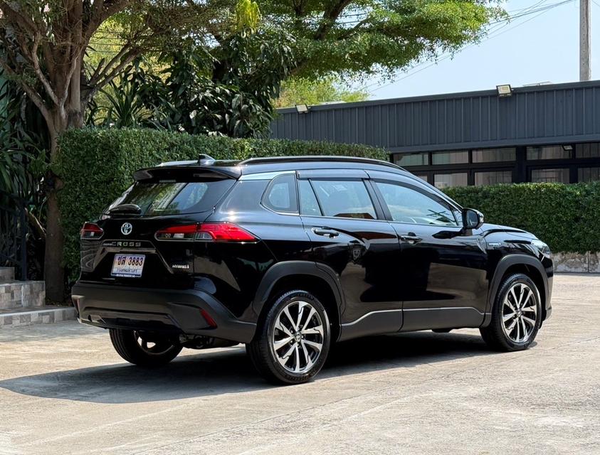 2021 TOYOTA CROSS HYBRID PREMIUM SAFETY รถมือเดียวออกป้ายแดง รถวิ่งน้อย เข้าศูนย์ทุกระยะ รถไม่เคยมีอุบัติเหตุครับ รูปที่ 3