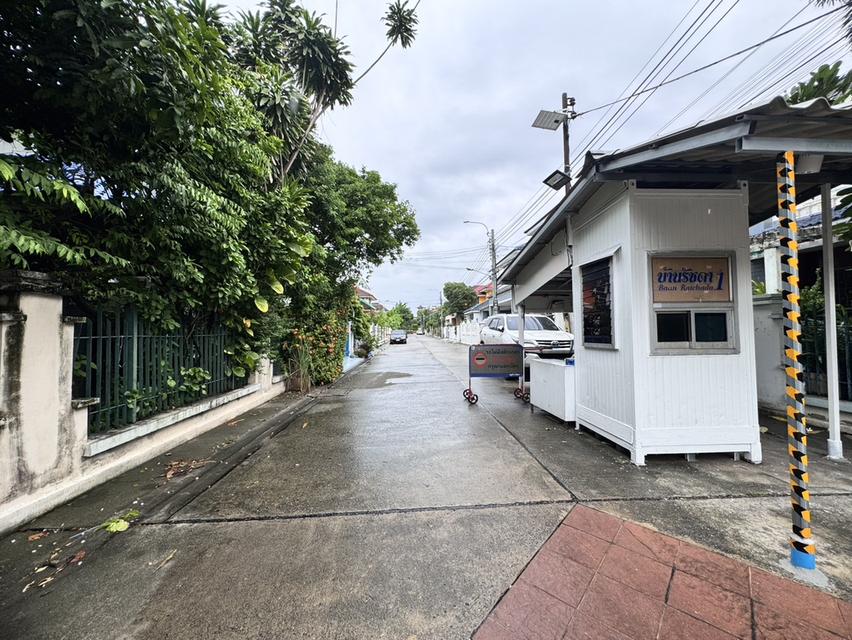 ขายบ้านเดี่ยว 2 ชั้น ในหมู่บ้านรัชดา1 (ซอยลาดพร้าว 80 แยก 24) ใกล้เซ็นทรัลอีสต์วิลล์ (N.1770) 3