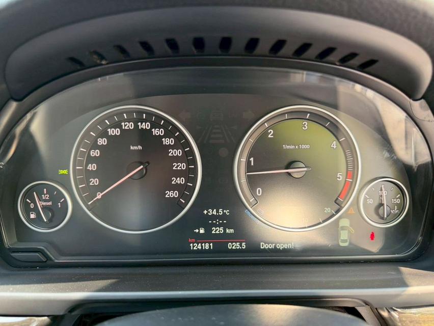 รหัสรถ AP5513 BMW 525D Top ปี11 ดีเซล สีขาว 19