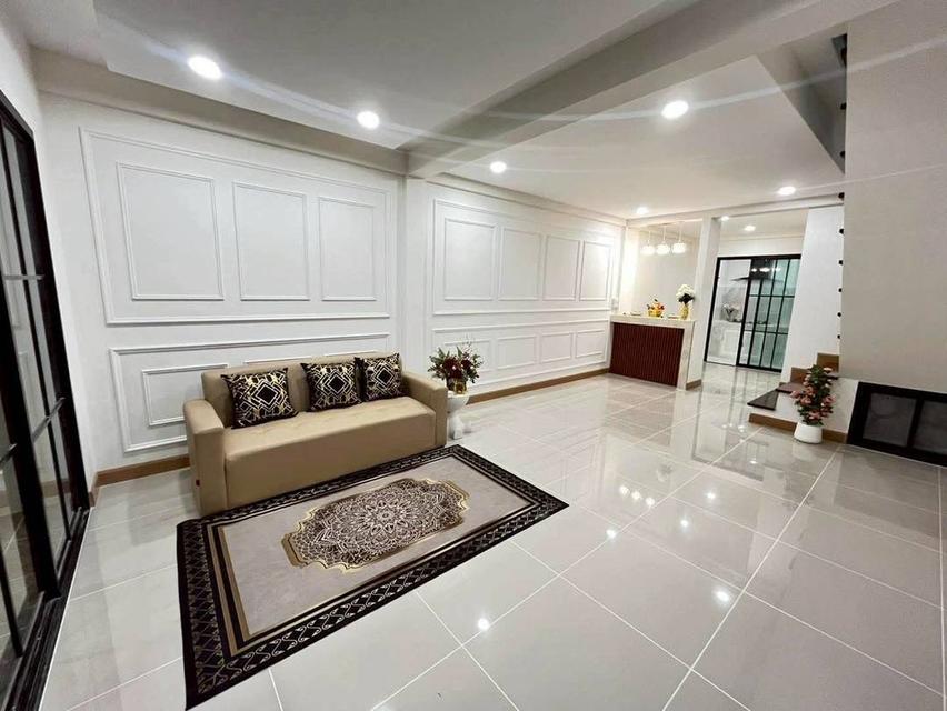 ขายถูกทาวน์เฮ้าส์ 2 ชั้น หมู่บ้าน บ้านพระปิ่น3 บางใหญ่ ซอย18  Baan Phrapin 3 Bangyai Soi 18  ขนาด 17 ตรว. 3 นอน 2 น้ำ บ้านสวย บ้านเปล่า รีโนเวทใหม่ 3