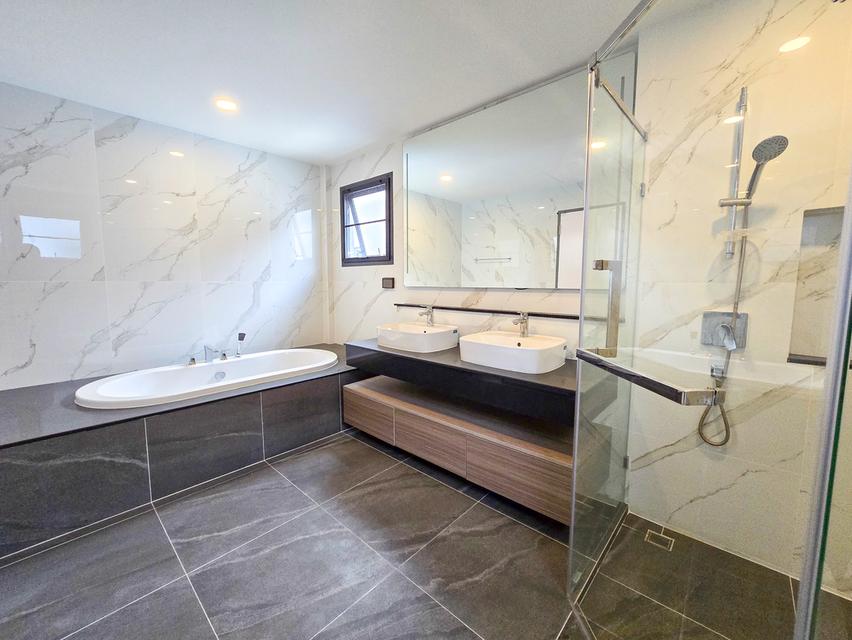 ให้เช่า บ้านเดี่ยว 𝐓𝐡𝐞 𝐂𝐢𝐭𝐲 𝐁𝐚𝐧𝐠𝐧𝐚 ใกล้ Mega Bangna หันหน้าทิศเหนือ 4ห้องนอน 1ห้องแม่บ้าน ตกแต่งสวย พร้อมเข้าอยู่ 12