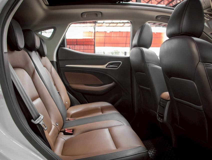 MG ZS 1.5 X+ SUNROOF ปี 2021 11
