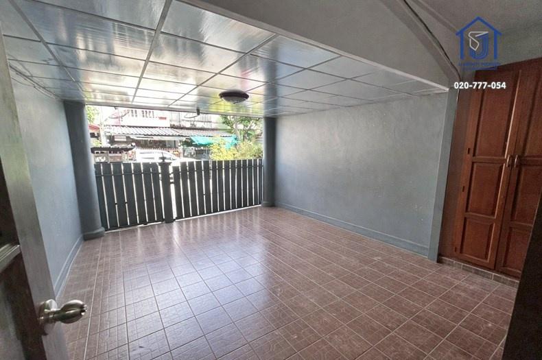 ขายทาวน์เฮ้าส์ 2 ชั้น หมู่บ้านสรินญา คลองหลวง ซอยบงกช 73 ใกล้รังสิต–ฟิวเจอร์พาร์ค 3