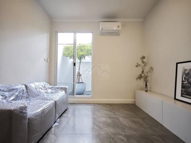 ให้เช่า ขาย ทาวน์เฮาส์ 2 ชั้น ซอยโชคชัย 4 ซอย 55 รีโนเวทใหม่ Fully Furnished พร้อมอยู่ 14