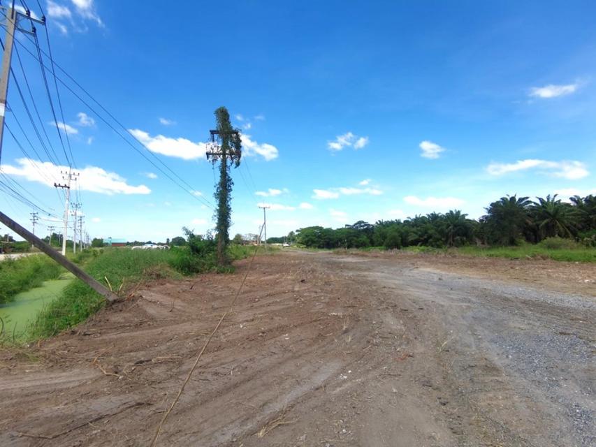 ขาย ที่ดิน ME122 ทำเลดี แปลงใหญ่ ใกล้อมตะนคร มาบโป่ง พานทอง ชลบุรี . 243 ไร่ 3 งาน 19.05 ตรว ติดถนนมาบโป่ง 8 ถนนศุขประยู 3