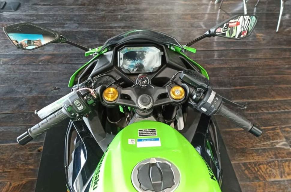 ปล่อยขาย Kawasaki Ninja ZX-25R สีเขียว 6