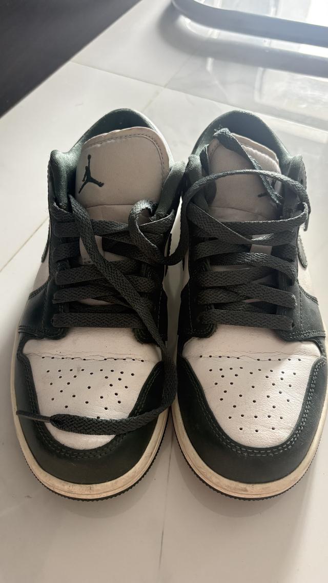 รองเท้า Nike jordan ไซร้38 ของแท้100%