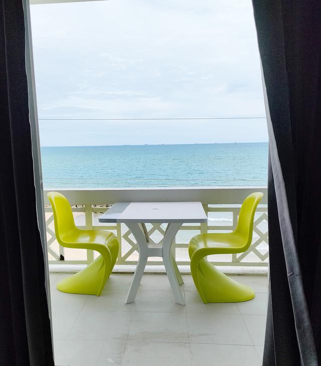 คอนโดติดทะเลเรียบหาดแสงจันทร์จังหวัดระยอง 60 ตรม. 1 ห้องนอน 1 ห้องนั่งเล่น เป็นห้องหัวมุมได้วิวทะเลกว้าง โทร.083-665-3645 7