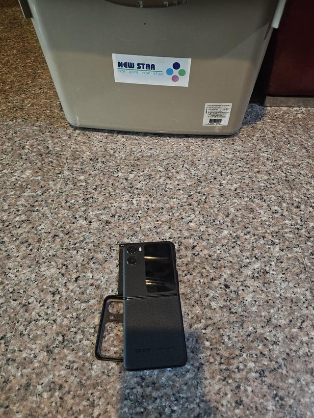 ขายๆๆๆถูกOppo Find NFlip2 สีBlack256กิ๊ก สูนTrueสภาพสวยการใช้งานดีเยี่ยมทุกๆฟังชั่นเครื่องรีสโตได้ตลอดไม่มีติดแอคเค้าใดๆคับ  สภาพ: 97% สวยๆคับไร้รอยต 2