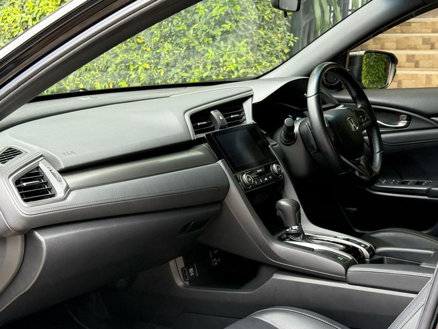 2020 HONDA CIVIC FK 1.5 TURBO รถมือเดียวออกป้ายแดง รถวิ่งน้อย เข้าศูนย์ทุกระยะ รถไม่เคยมีอุบัติเหตุครับ 12