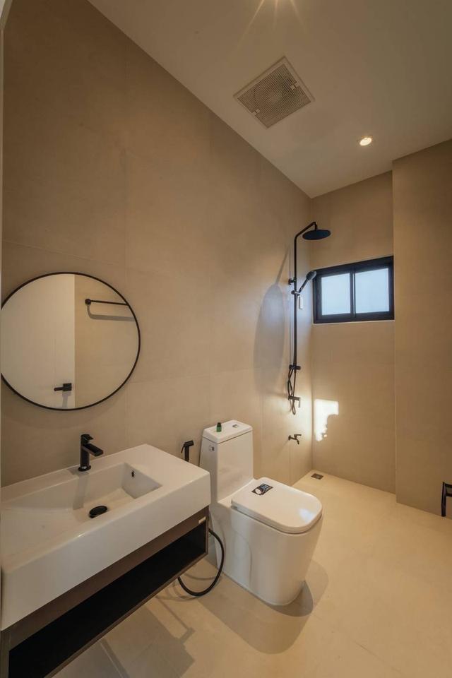 🏠 ขายบ้านเดี่ยว 2 ชั้น 5 นอน 5 น้ำ เพียง 10.9 ลบ. สวยคุ้มพร้อมอยู่! ✨ 12