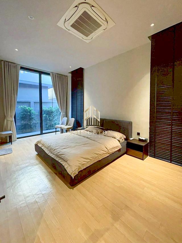 ขายหรือให้เช่าบ้านหรูระดับ SUPER LUXURY ศิรนินทร์ เรสซิเดนเซส ซอยพัฒนาการ 32  14