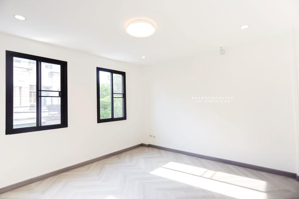 ขายด่วนน‼️ ทาวน์โฮม 3 ชั้น ลาดพร้าว 94 ซอยอินทราภรณ์ รีโนเวทใหม่ทั้งหลัง สวยๆ พื้นที่กว้างๆ เข้าออกได้หลายทาง 10