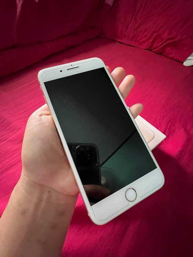 iPhone 8  Plus สีขาว 3